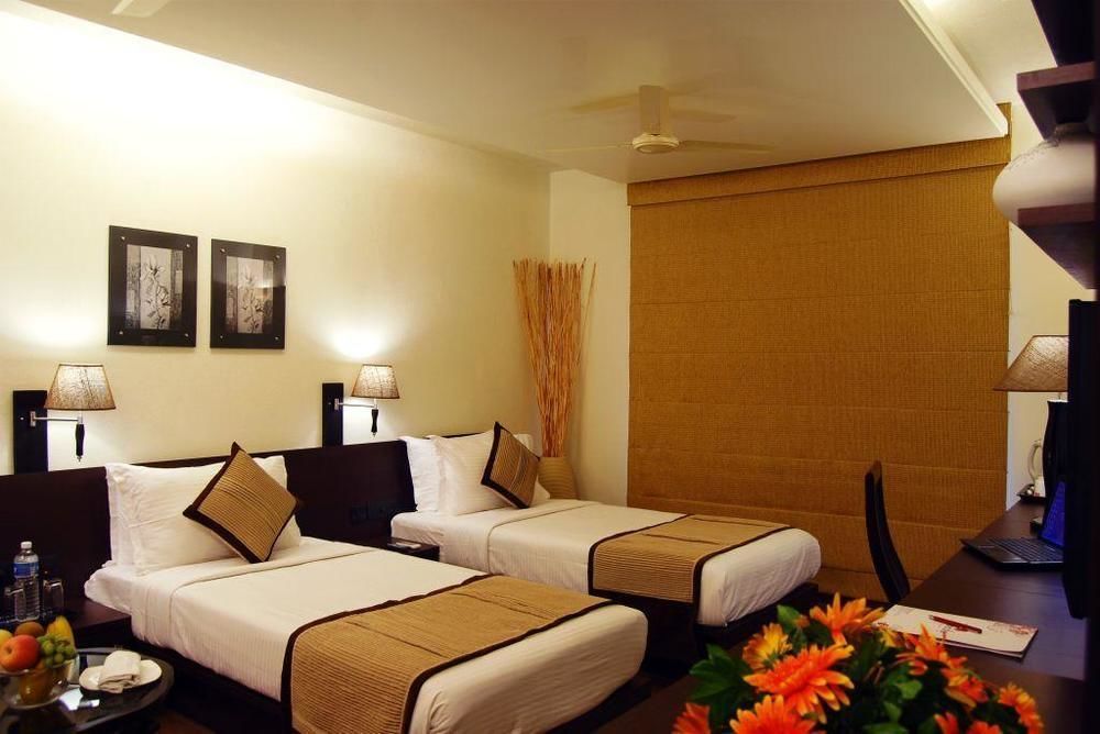 Rpj Hotel Rajkot Esterno foto