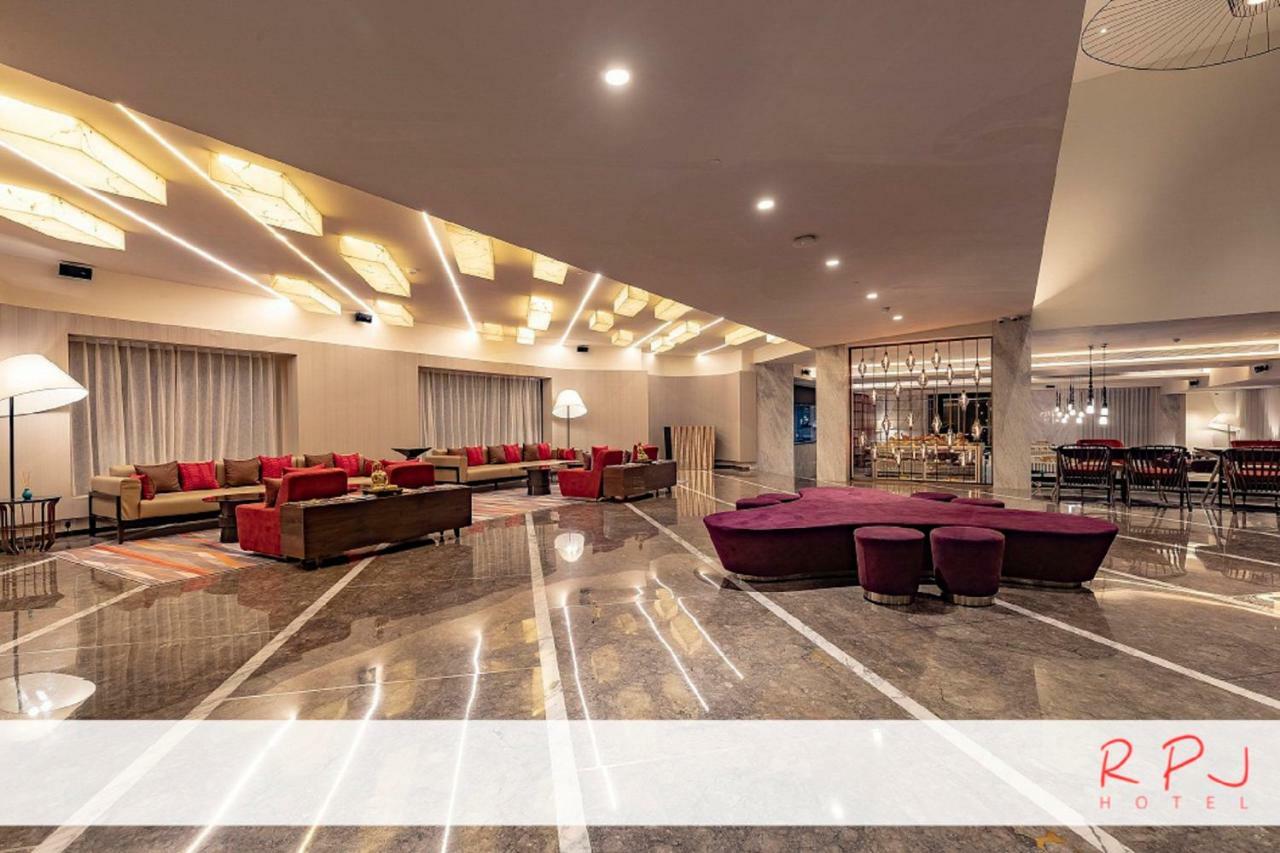 Rpj Hotel Rajkot Esterno foto